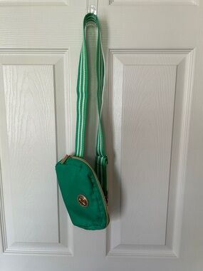 Lilly Pulitzer Green Crossbody Nylon Sling Bag